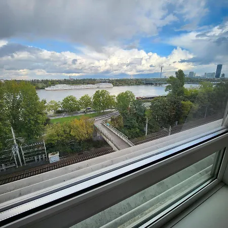 Lovely Apartment For 4 On The Danube River - Private Parking Wien Exterior foto