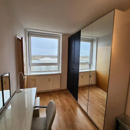 Lovely Apartment For 4 On The Danube River - Private Parking Wien Exterior foto